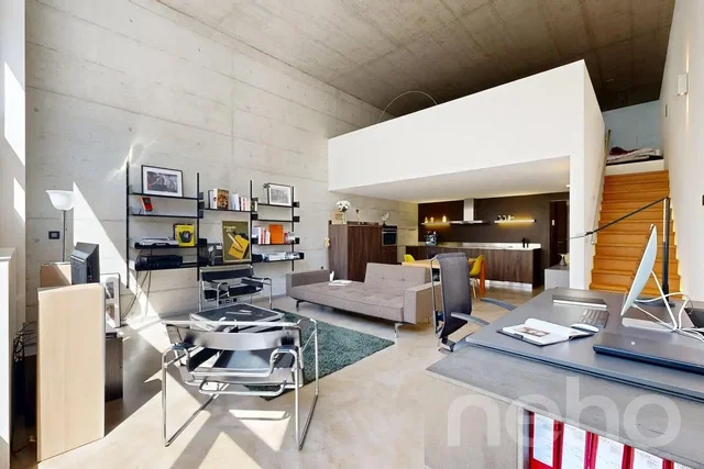 Soggiorno; luce naturale, stile moderno, soffitti alti