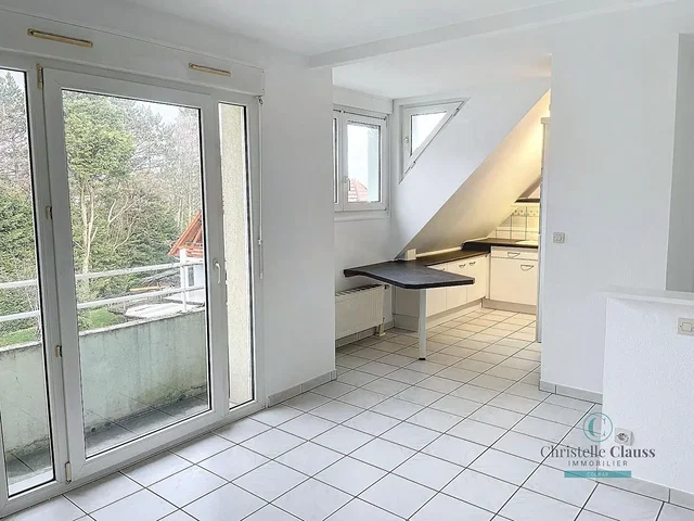 Kuchyně; dlažba, přirozené světlo