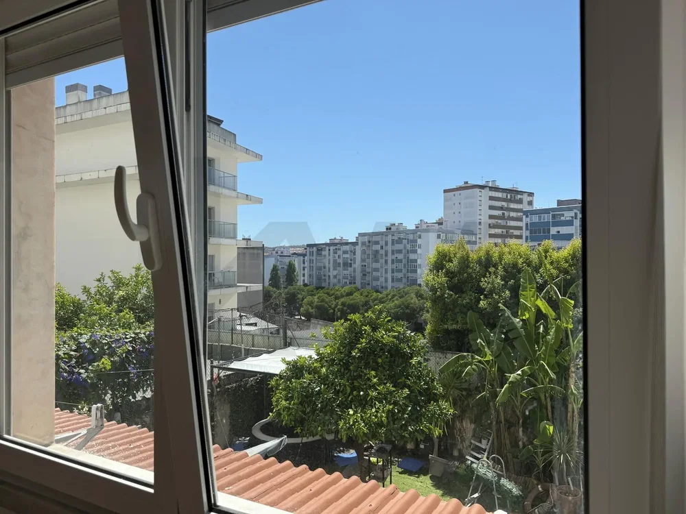 Balkon; výhled, přirozené světlo