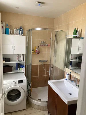 Toalet; pločice, renoviran, prirodno svjetlo