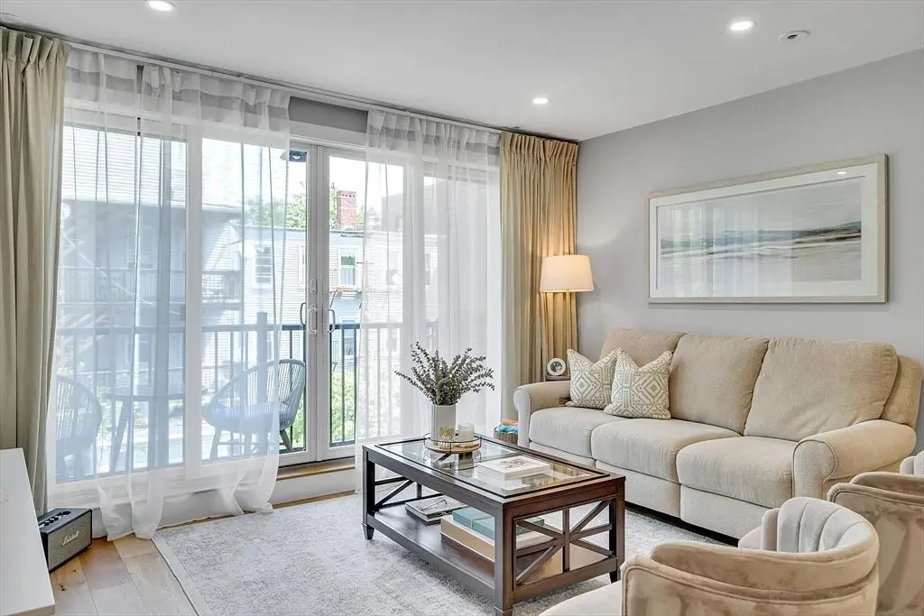 Wohnzimmer; tageslicht, moderner stil