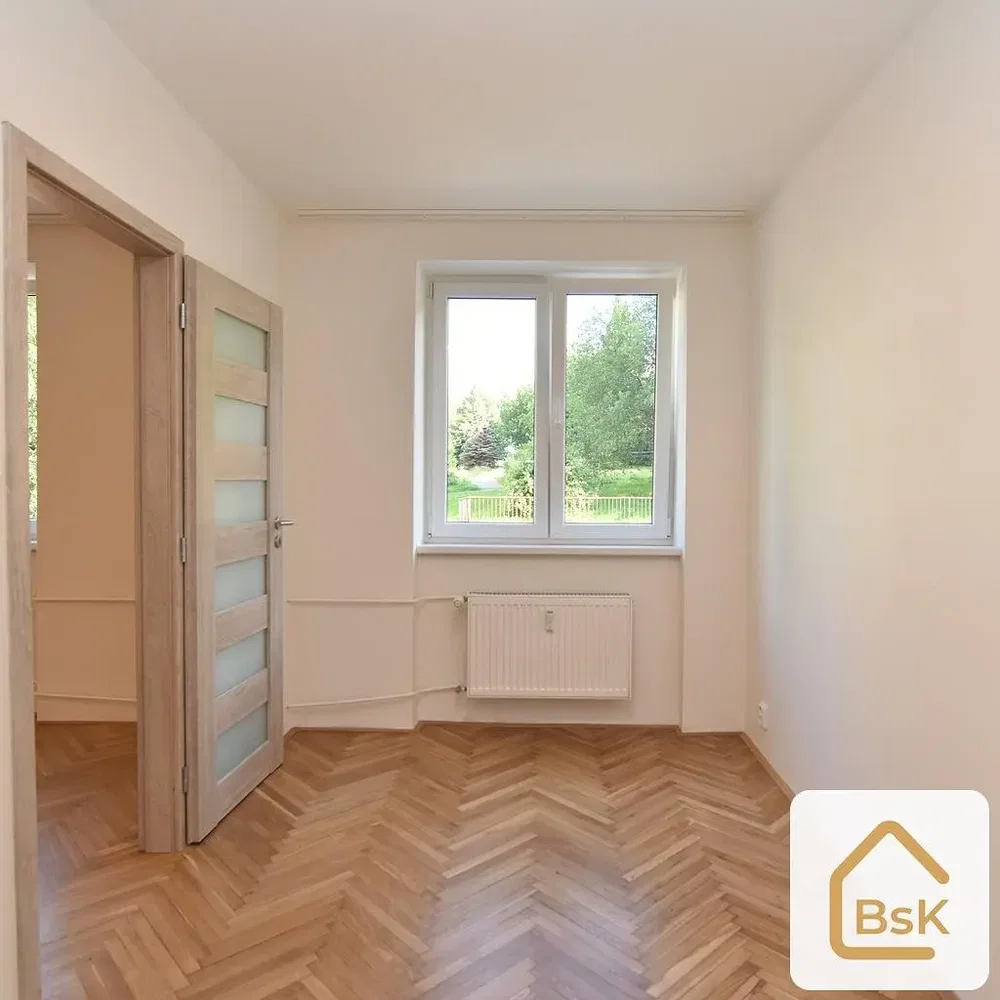 Chambre; parquet, lumière naturelle