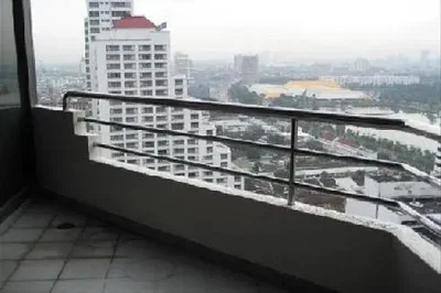 Balcon; vue, carrelage