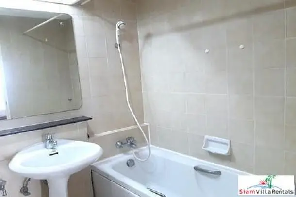 Badezimmer; fliesenboden, renoviert, tageslicht