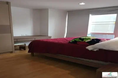 Υπνοδωμάτιο; ξύλινο πάτωμα, φυσικό φως
