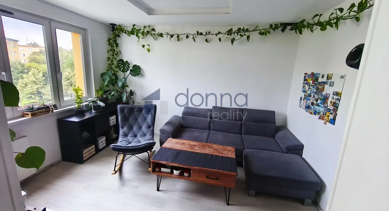 Soggiorno; vista, luce naturale, stile moderno
