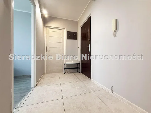 Šatna; dlažba