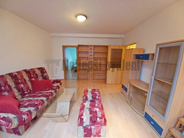 Σαλόνι; ξύλινο πάτωμα, φυσικό φως