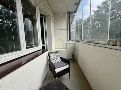Balkon; tageslicht, fliesenboden