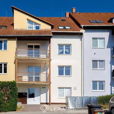 House and surroundings