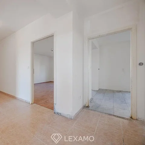 Other; tile floor, needs renovation