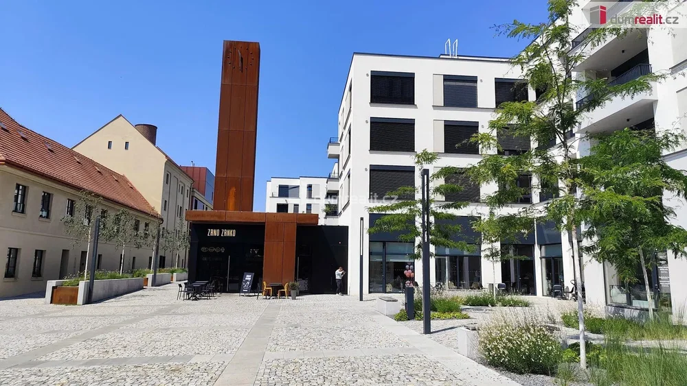 Haus und umgebung; tageslicht