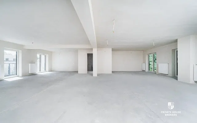 Ostale; prirodna svjetlost, potrebna renovacija