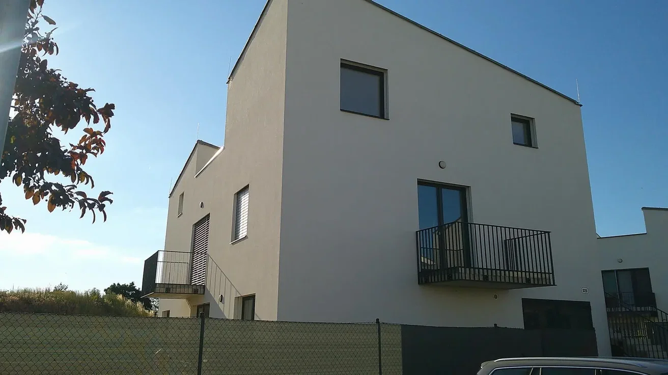 House and surroundings