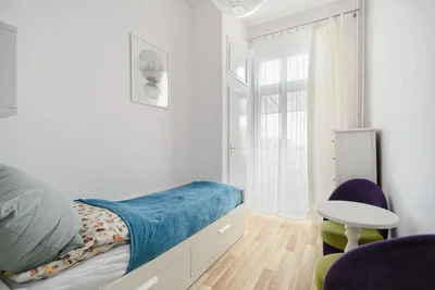 Chambre; lumière naturelle, parquet