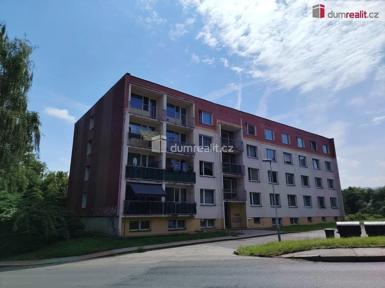 Кућа и околина