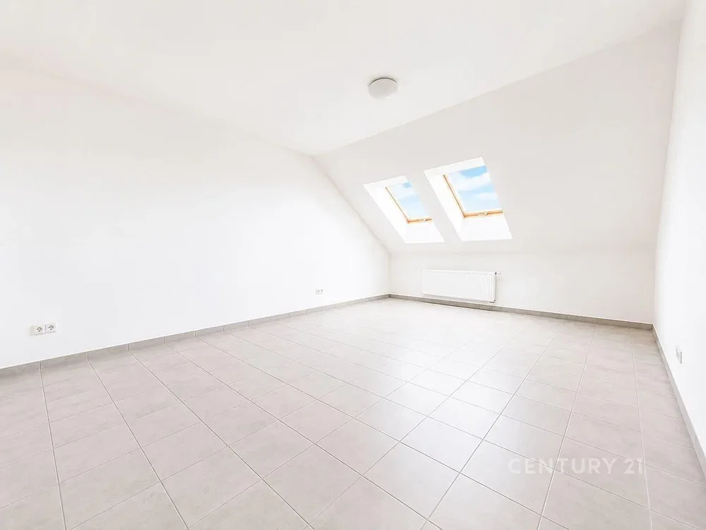 Kids room; tile floor, natural light