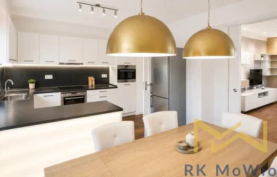 Küche; küchengeräte, holzboden, tageslicht, moderner stil