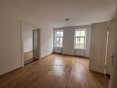 Chambre; parquet, lumière naturelle