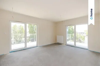 Wohnzimmer; tageslicht, renovierungsbedürftig