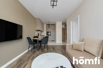 Sala de estar; estilo moderno, chão de madeira, luz natural, renovado