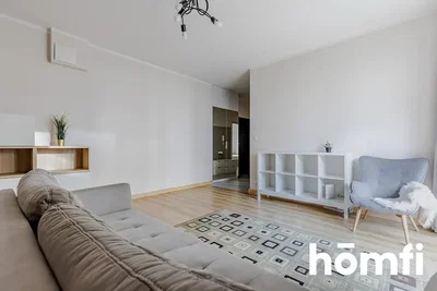 Wohnzimmer; holzboden, tageslicht