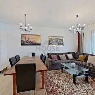 Obývací pokoj; přirozené světlo, moderní styl