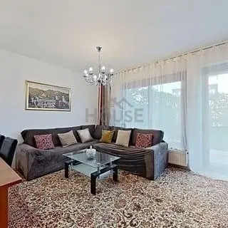 Obývací pokoj; přirozené světlo, moderní styl