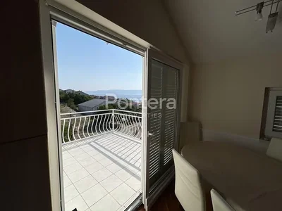 Balkon; blick, fliesenboden, tageslicht
