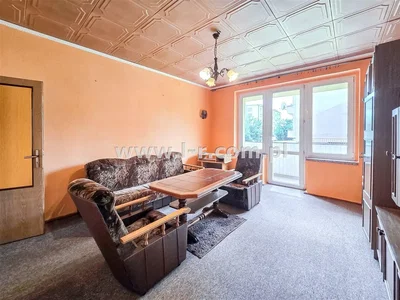 Slaapkamer; natuurlijk licht, houten vloer, moderne stijl
