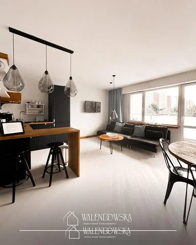 Wohnzimmer; tageslicht, moderner stil, holzboden