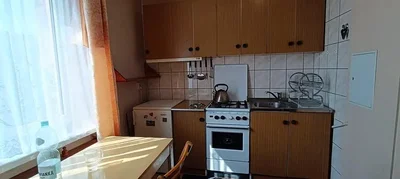 Küche; küchengeräte, fliesenboden, tageslicht
