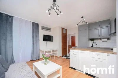 Wohnzimmer; holzboden, tageslicht, moderner stil, küchengeräte