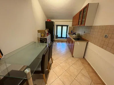 Cuisine; carrelage, électroménager