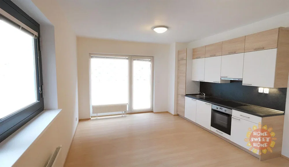 Cocina; electrodomésticos, luz natural, suelo de madera, renovado