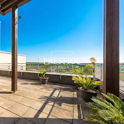 Terrasse; blick, tageslicht, fliesenboden