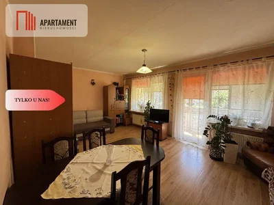 Wohnzimmer; holzboden, tageslicht, moderner stil