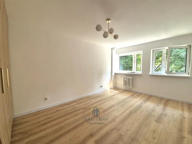 Otro; suelo de madera, luz natural