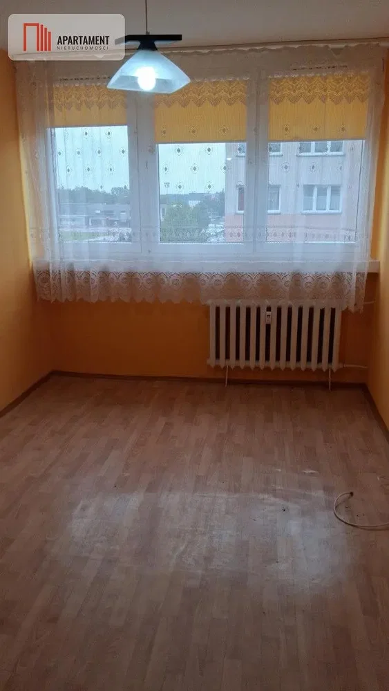 Autre; lumière naturelle, parquet