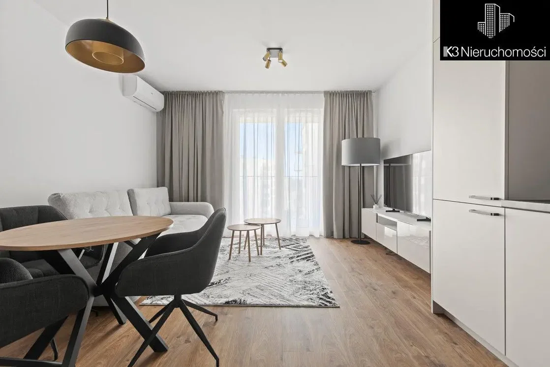 Wohnzimmer; moderner stil, holzboden, tageslicht, renoviert