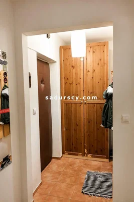 Garderobe; fliesenboden