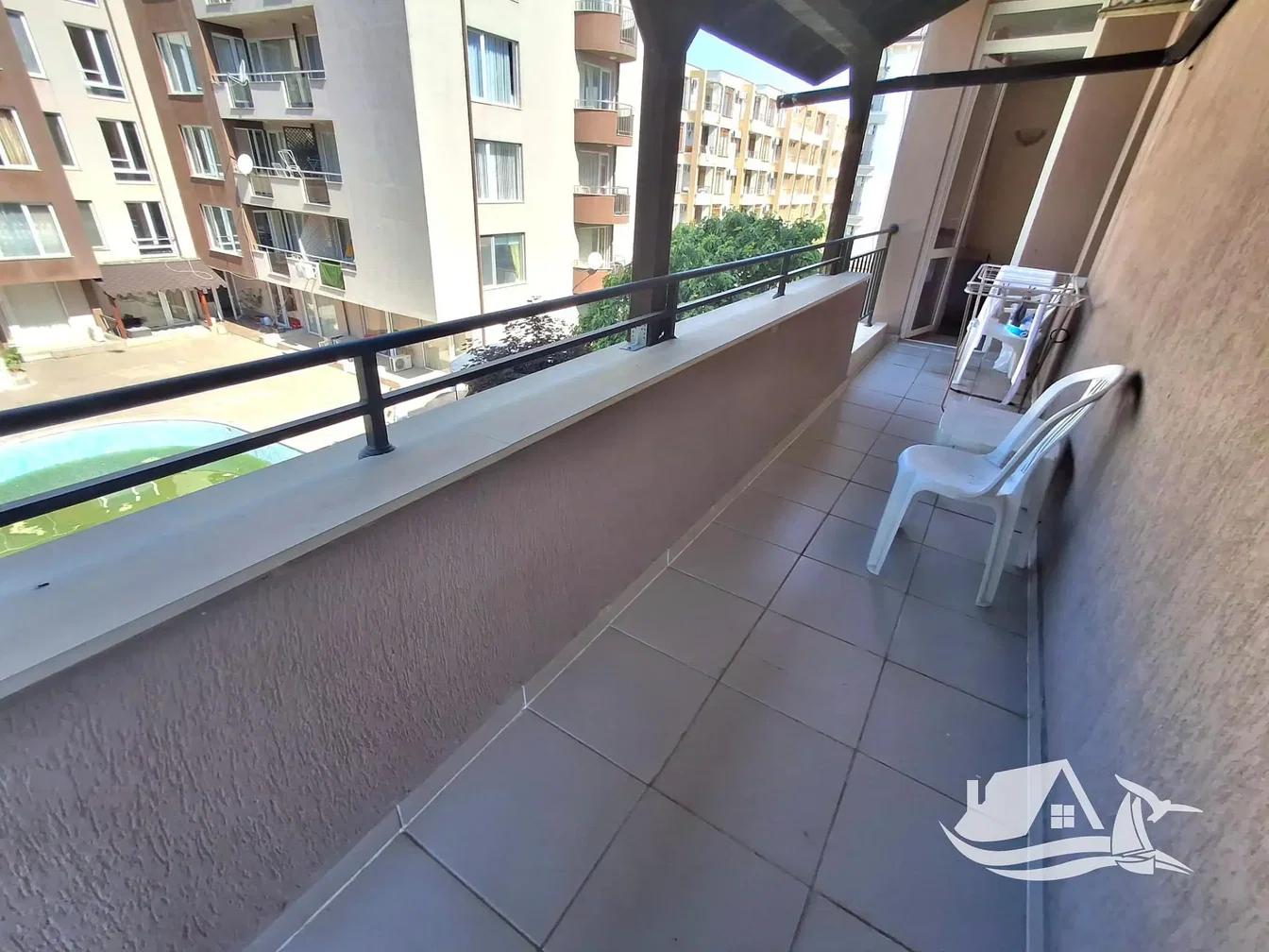 Balcon; carrelage, vue