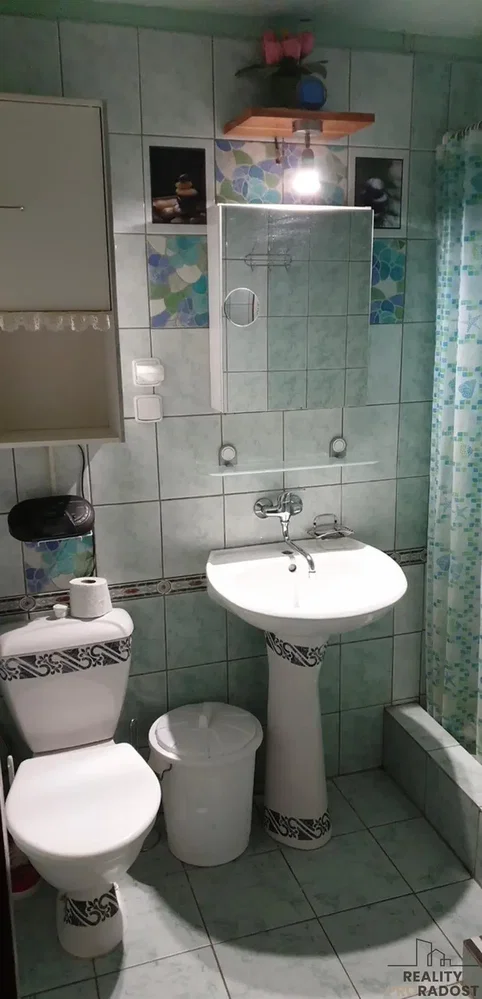 Toilette; fliesenboden