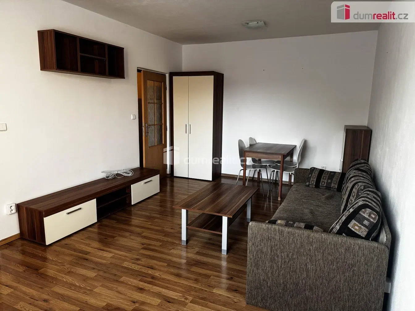 Salon; parquet, lumière naturelle