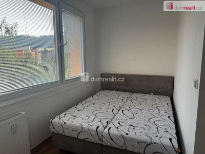 Chambre; lumière naturelle, parquet