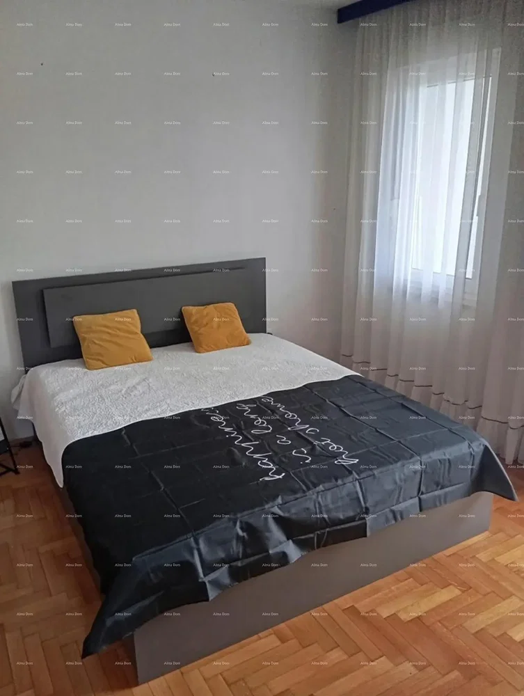 Chambre; parquet, lumière naturelle