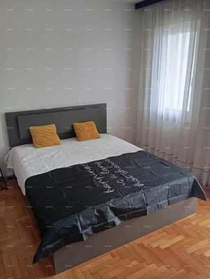 Chambre; parquet, lumière naturelle