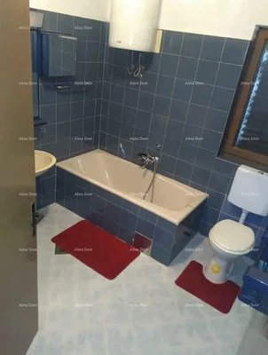 Salle de bain; carrelage, nécessite rénovation