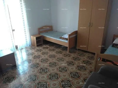 Chambre; carrelage, lumière naturelle