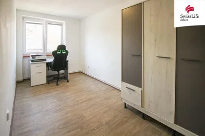 Bedroom; wood floor, natural light